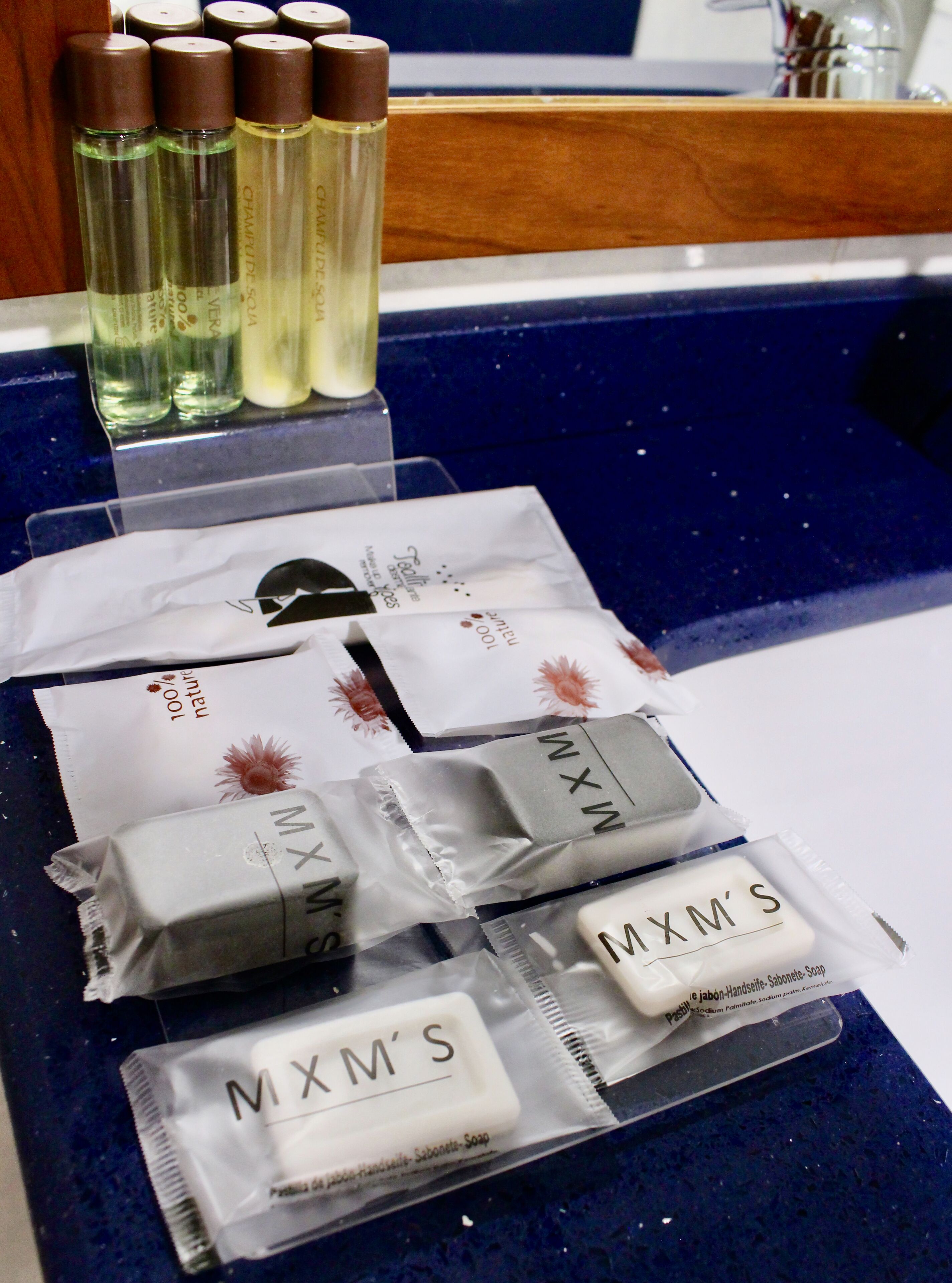 superior suite, balcony (hidromasaje) | down duvets, desk, laptop workspace, blackout curtains