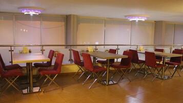 Termasuk sarapan bufet setiap hari