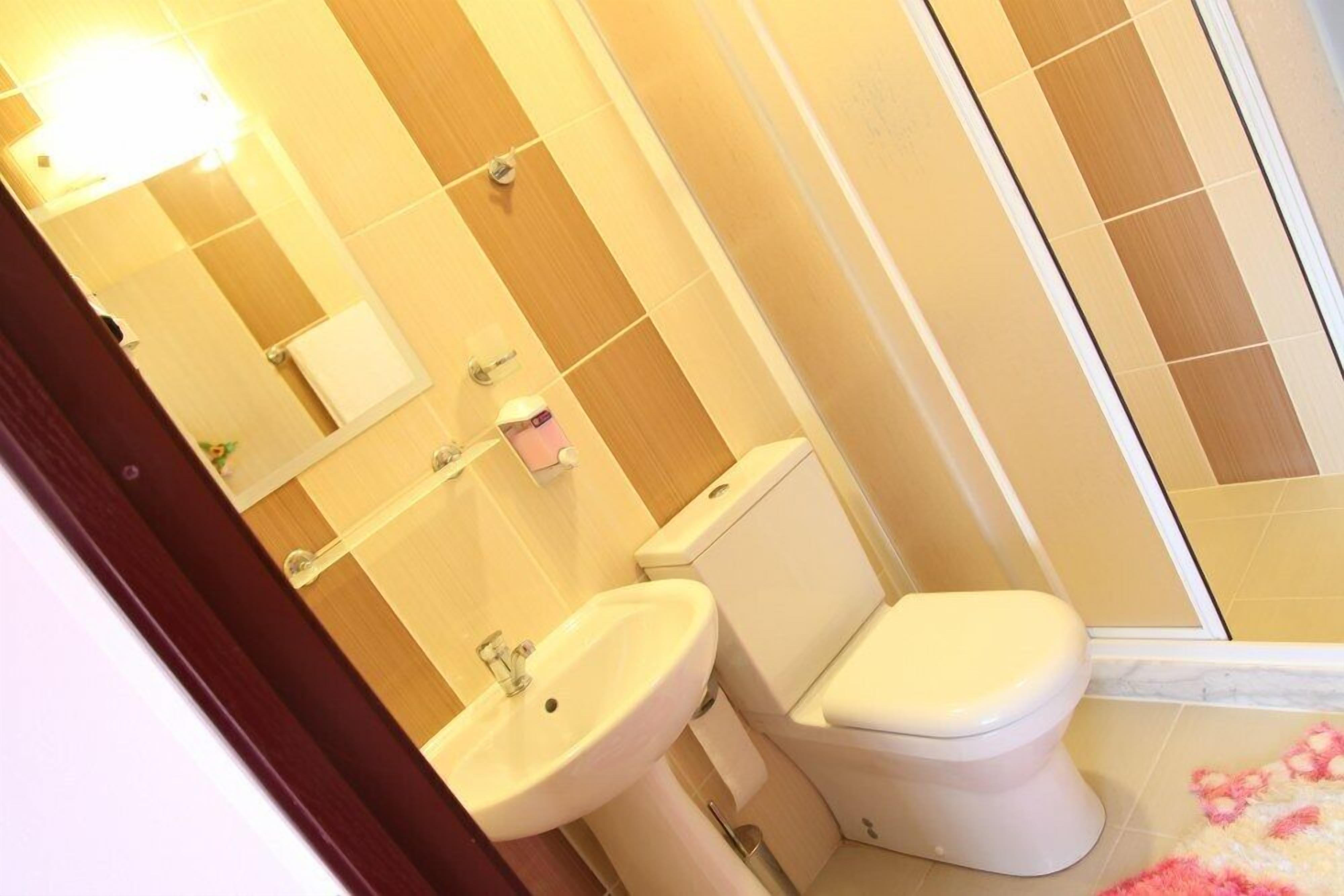 shower, free toiletries, hair dryer, slippers