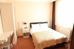 Minibar, in-room safe, desk, blackout drapes - Hattusirin Otel (Corum)