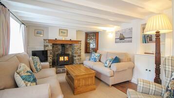 Ferienhaus | Wohnzimmer | Kamin