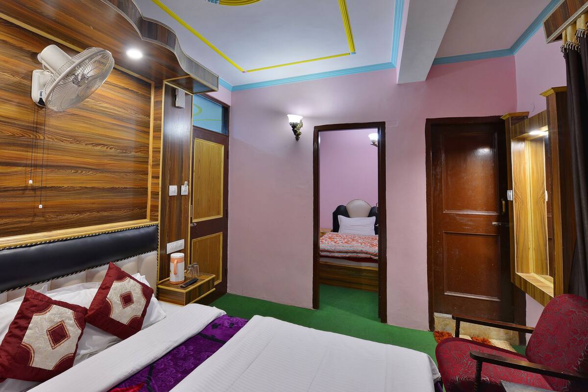 Family Triple Room, Multiple Beds, Smoking | Egyptian cotton sheets, premium bedding, Select Comfort beds