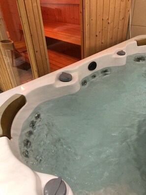 Interior - Tenby Town, 4 storey, within the walls and 30 metres from steps to beach.  (TENBY)