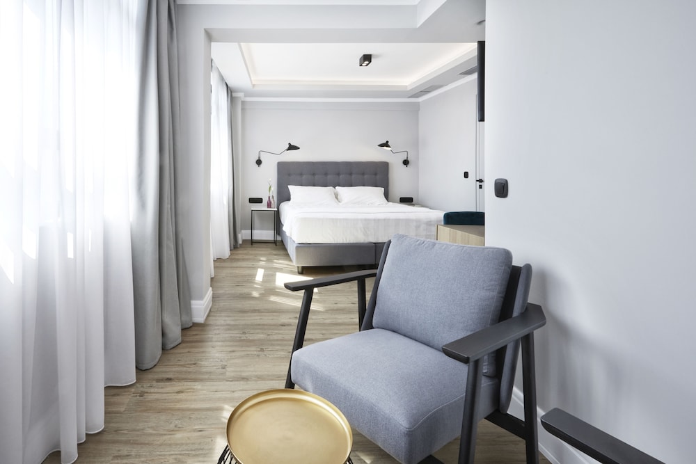 The Artist Athens by null