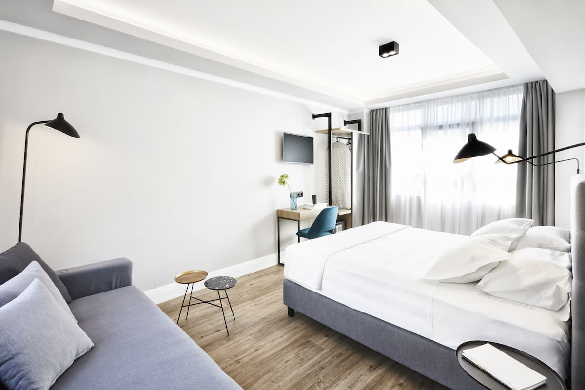 1 bedroom, minibar, in-room safe, blackout curtains