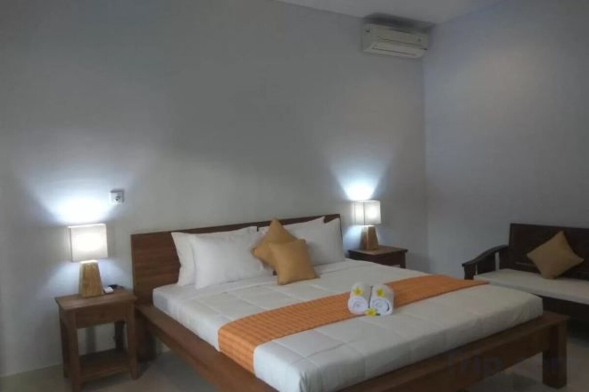 Minibar, in-room safe, desk, blackout curtains