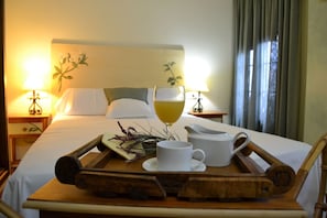 Traditional Double Room (6) | Living area