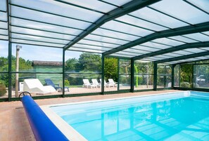 Indoor pool, outdoor pool - The "Gîtes de L'ODA": Class 2 * with heated indoor pool !!! (Le Poiré-sur-Vie)