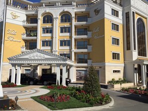 Front of property - Florence Deluxe (Sveti Vlas)