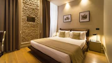 Deluxe Double Room | Premium bedding, minibar, in-room safe, individually furnished