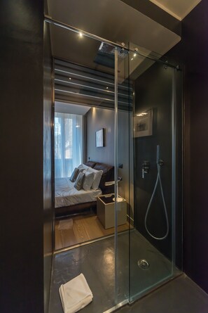 Deluxe Double Room | Bathroom