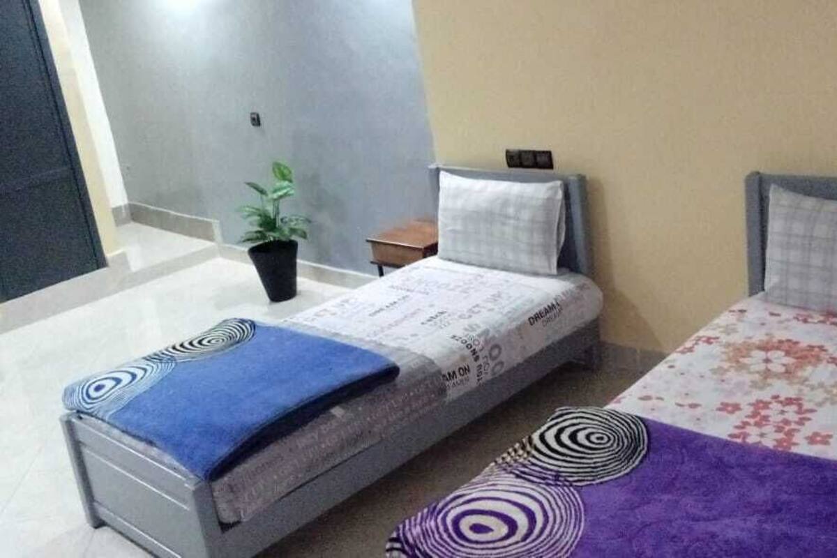 Habitación cuádruple | Wifi gratis y ropa de cama