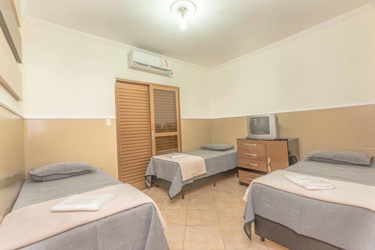 Standard Suite, 3 Twin Beds, Non Smoking | WiFi (free), bed sheets
