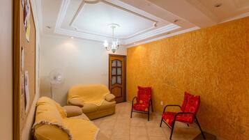 Área de estar no saguão