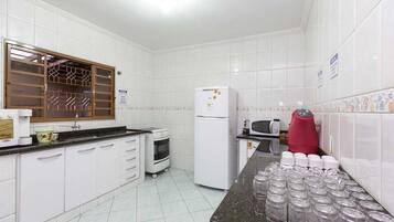 Café da manhã com buffet grátis todos os dias