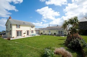 Cottage | Property grounds - Little Jago (Truro)