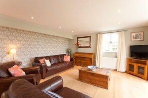 Cottage | Living area - Little Jago (Truro)