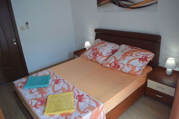 Comfort Apartment, 1 Bedroom, Balcony, City View | 1 bedroom, iron/ironing board, free cots/infant beds