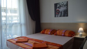 Apartamento conforto, 1 quarto, sacada, vista para a cidade