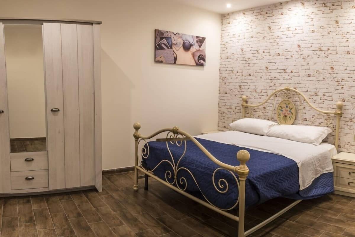 Classic Double Room, Patio | Minibar, desk, soundproofing, cots/infant beds