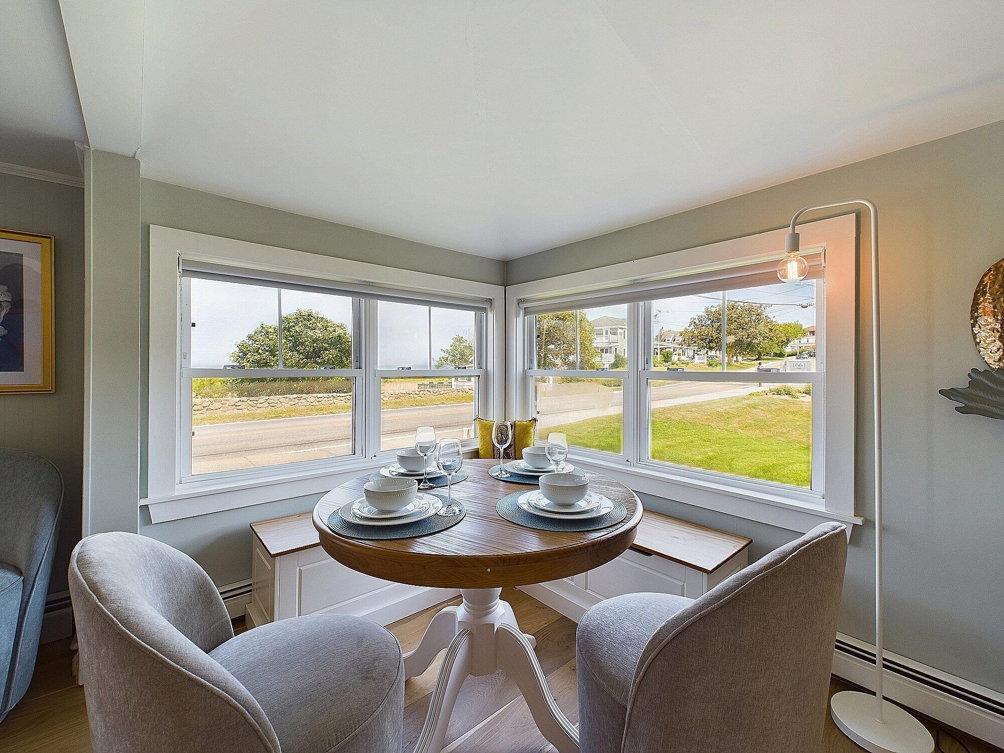 Farm & Gardens Cottage | In-room dining