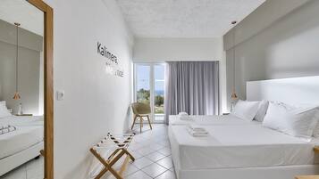 Standard Double Room | Premium bedding, minibar, in-room safe, blackout curtains