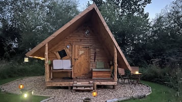Cabin (Rose Hollow log cabin)
