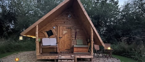Cabin (Rose Hollow log cabin)