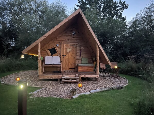 Cabin (Rose Hollow log cabin)