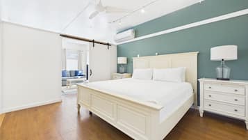 Room | Iron/ironing board, bed sheets