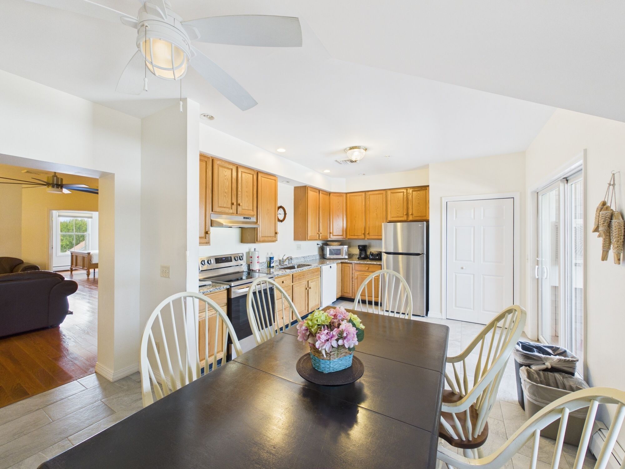 Apartment 2: 4 Bedroom, 3 Baths, Sleeps 8 | Living area