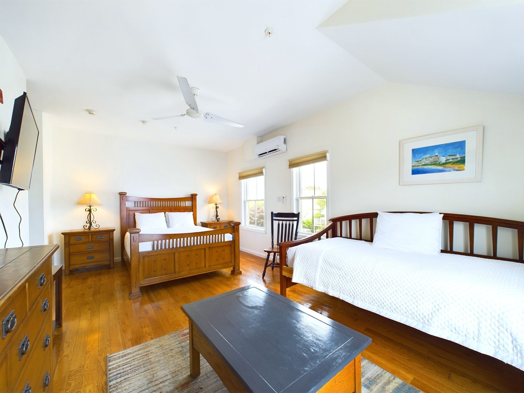 Room 4: Queen bed, twin day bed, private bath | Iron/ironing board, bed sheets