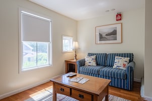 Room 3: Queen bed, queen pullout, private bath | Iron/ironing board, bed sheets