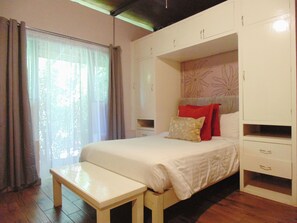 スーペリア ダブルルーム ダブルベッド 1 台 キッチン | 羽毛の掛け布団、ミニバー、アイロン / アイロン台、WiFi (無料)