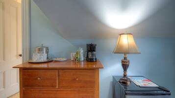 Joshua Truman | Iron/ironing board, free WiFi, bed sheets