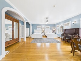 Kathryn Sullivan | Iron/ironing board, free WiFi, bed sheets