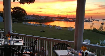 Narragansett Inn