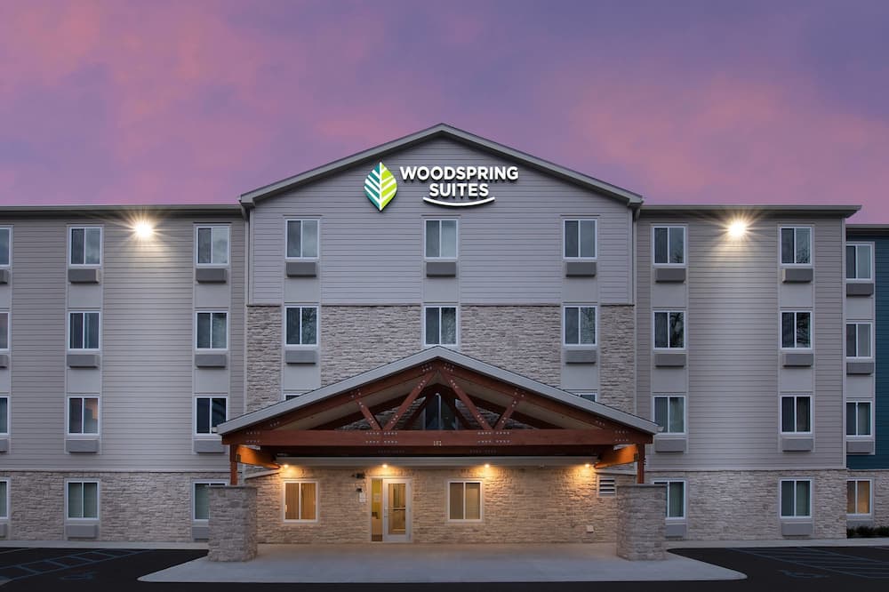 WoodSpring Suites Carol Stream - Chicago