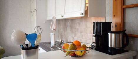 Apartment (Amrum EG.) | Eigene Küche | Kühlschrank, Mikrowelle, Ofen, Herdplatte