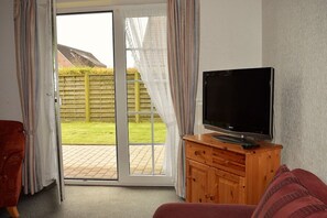 Apartment (Föhr EG.) | Living room | Flat-screen TV - Haus Godewind (Dagebuell)