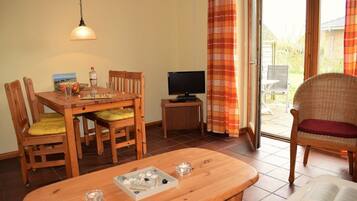 Apartment (Fe 1 Strandkrabbe) | Living room | Flat-screen TV