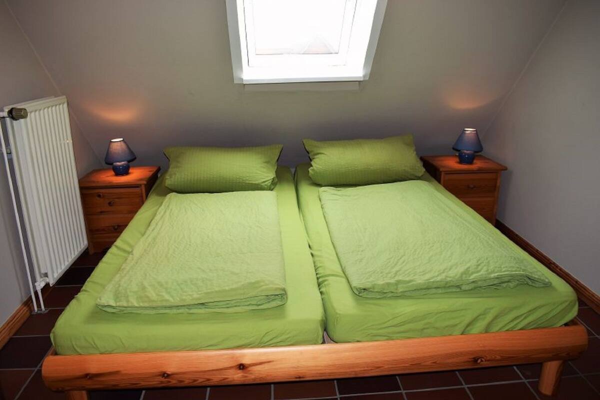 Soundproofing, bed sheets