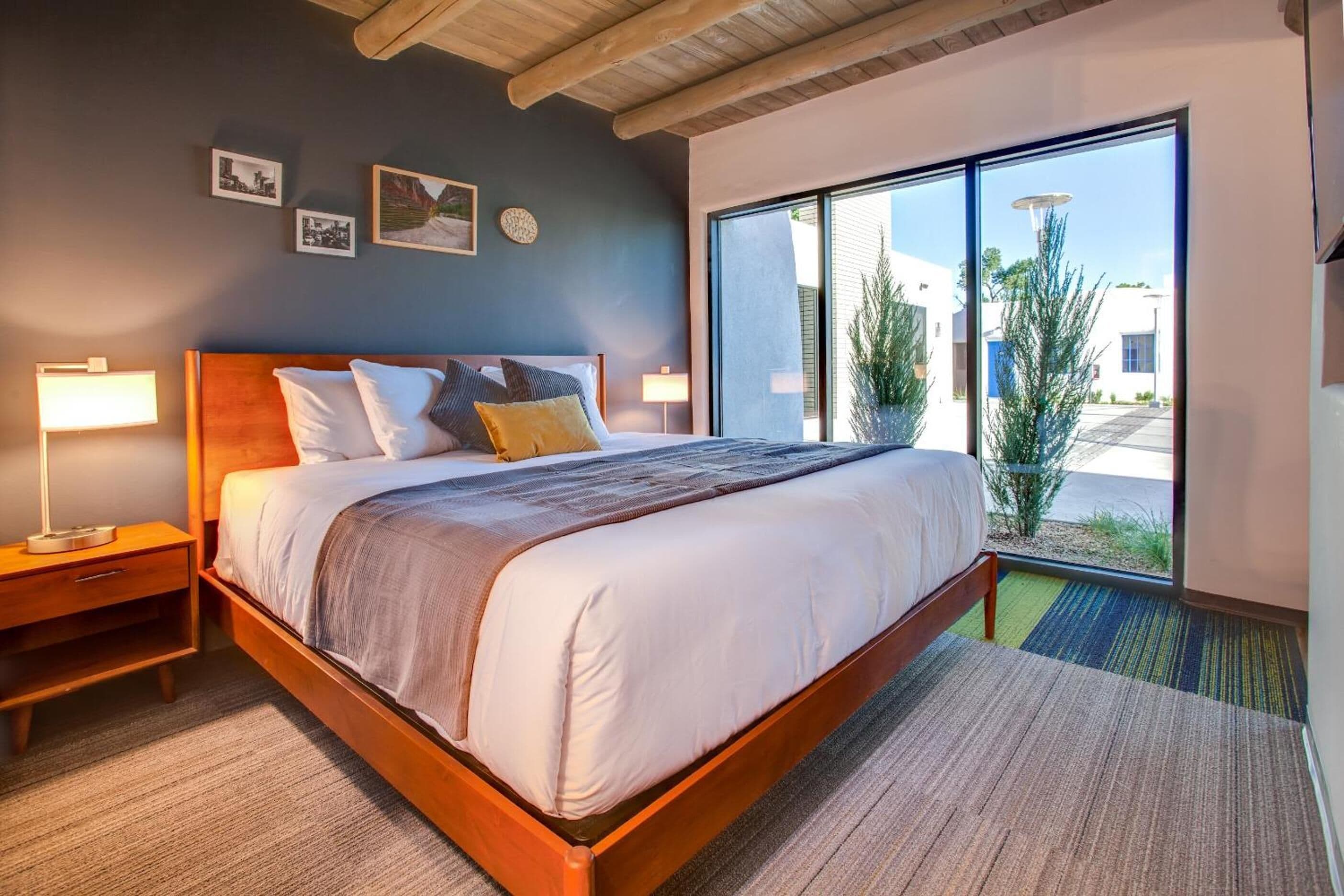 ห้องสแตนดาร์ดซิงเกิล, เตียงคิงไซส์ 1 เตียง | ผ้าม่านกันแสง, ห้องเก็บเสียง, เตารีด/โต๊ะรีดผ้า, เปล/เตียงเด็กอ่อน (ฟรี)