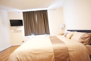 Casa superluxo, 6 quartos | Ferros/tábuas de passar roupa, Wi-Fi de cortesia, roupa de cama