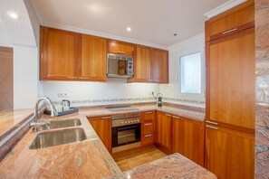 Microwave, electric kettle