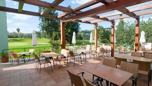 Outdoor dining - La Sella Premium Lifestyle Apartments (Denia)