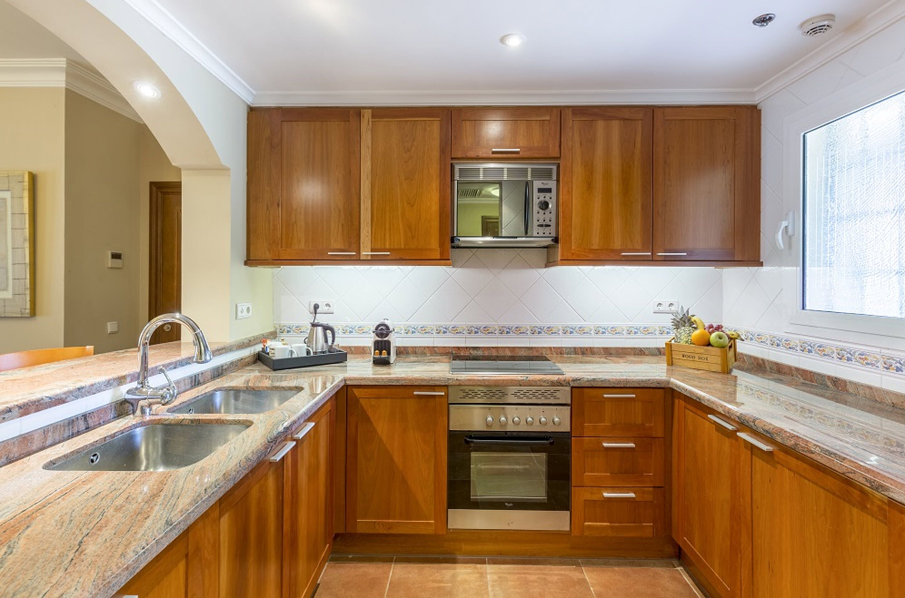 microwave, electric kettle