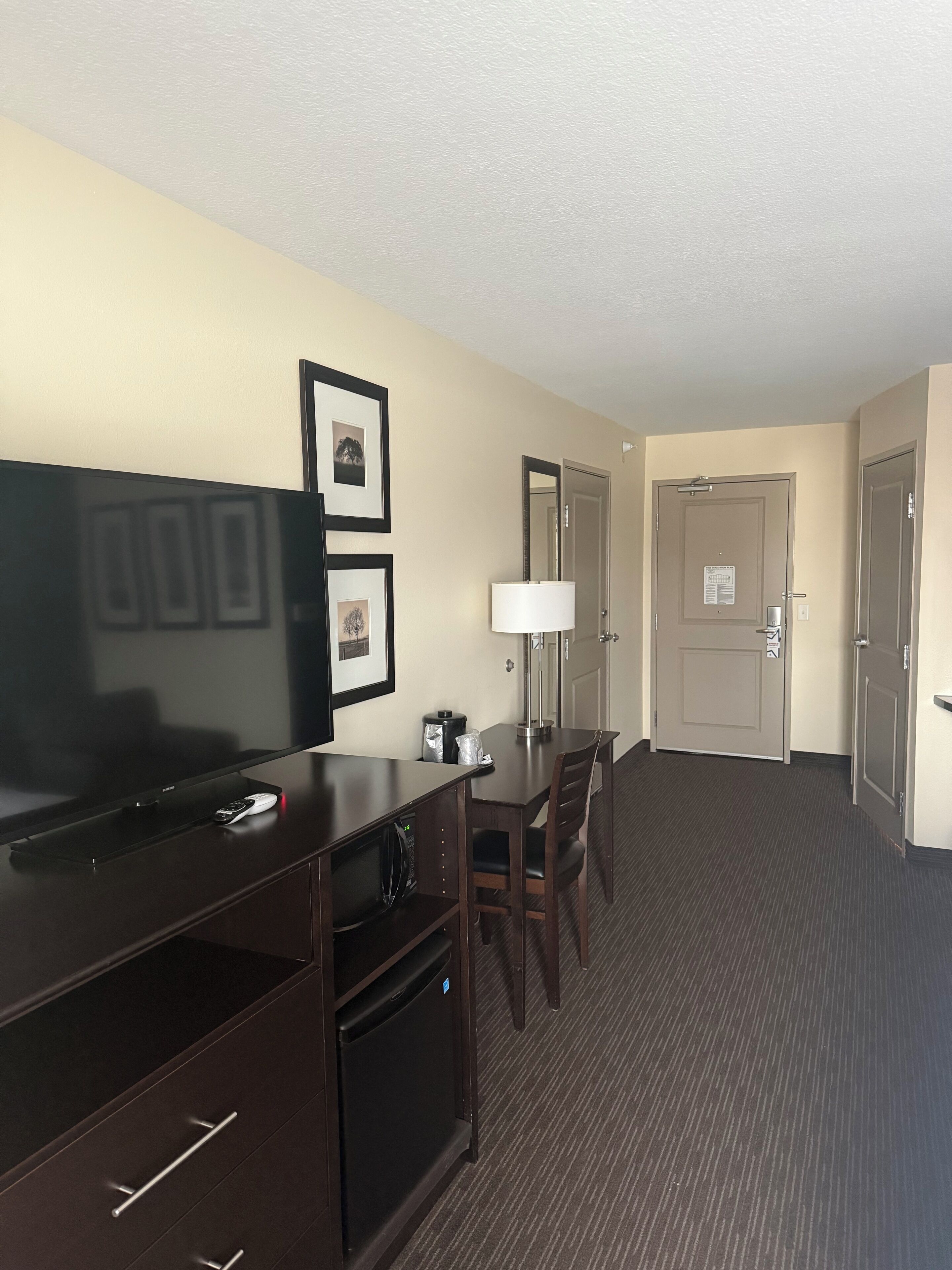 room, 1 king bed, accessible, non smoking | desk, blackout curtains, soundproofing, iron/ironing board