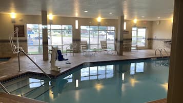 Indoor pool, sun loungers