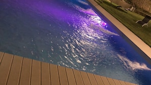 Kolam renang outdoor